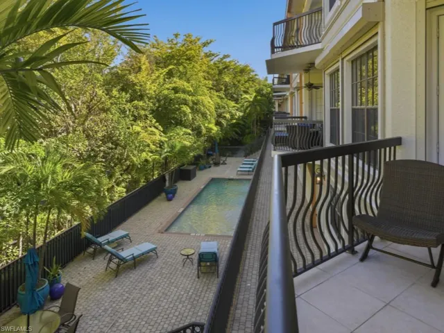 705 10th St S 202, Naples, Florida 34102