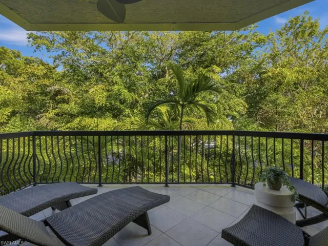 705 10th St S 202, Naples, Florida 34102