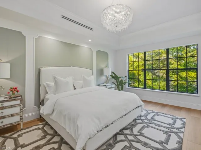705 10th St S 202, Naples, Florida 34102
