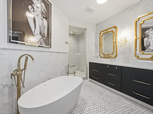 705 10th St S 202, Naples, Florida 34102