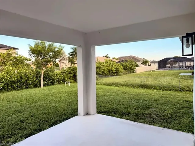 Covered patio with concrete flooring