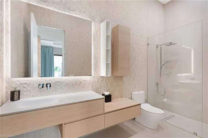 Guest Room 3 Bathroom