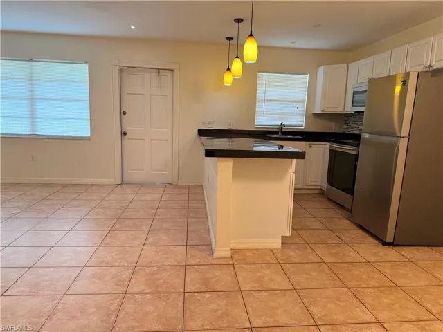 4290 Gulfstream Dr 12, Naples, Florida 34112