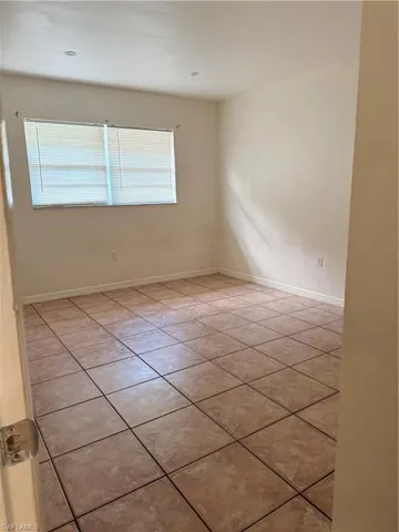 4290 Gulfstream Dr 12, Naples, Florida 34112