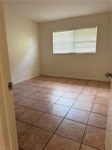 4290 Gulfstream Dr 12, Naples, Florida 34112