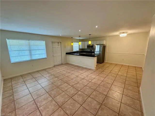 4290 Gulfstream Dr 12, Naples, Florida 34112