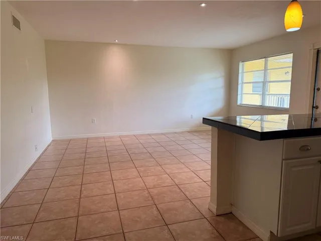 4290 Gulfstream Dr 12, Naples, Florida 34112