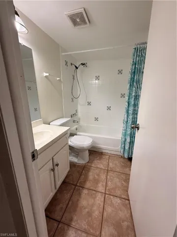 4290 Gulfstream Dr 12, Naples, Florida 34112