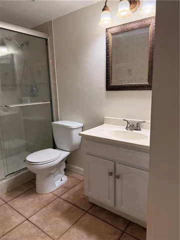 4290 Gulfstream Dr 12, Naples, Florida 34112
