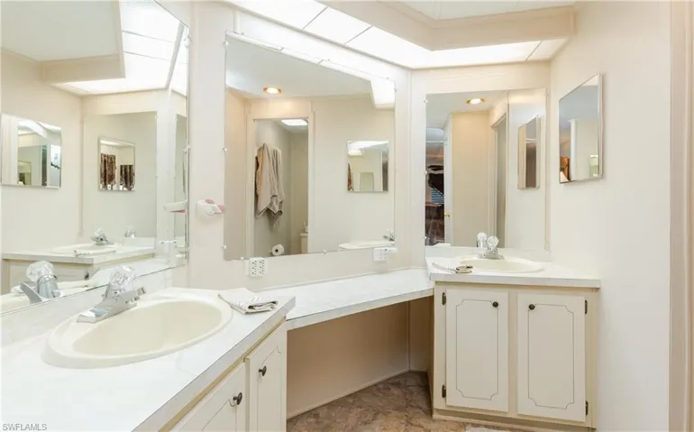 Dual Sinks with shower