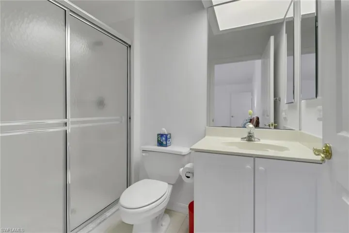 En suite bathroom in 2nd guest room