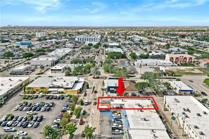 Birds eye view of property
