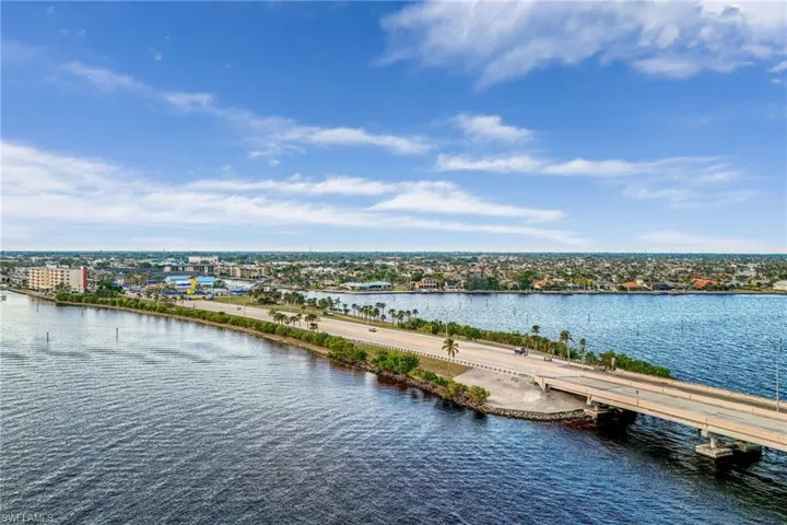 1213 SE 47th  TER, Cape Coral, FL 33904