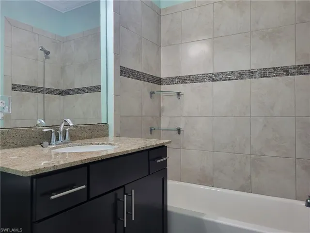 Guest Bathroom with a tub