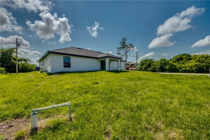 54  Elva S AVE, Lehigh Acres, FL 33976