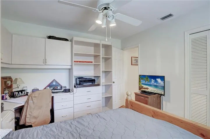 Guest bedroom/office