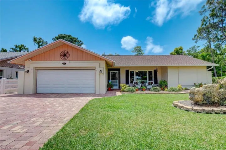 Beautiful paved driveway/ front of home