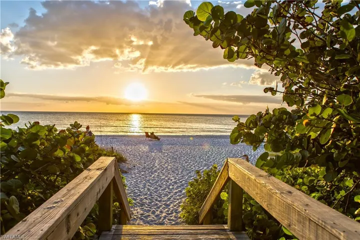 Stop by the Beach for Breathtaking Sunrises and Sunsets!