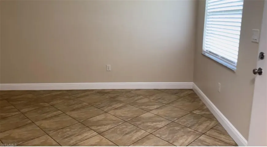 3325  Airport  RD, Naples, FL 34105