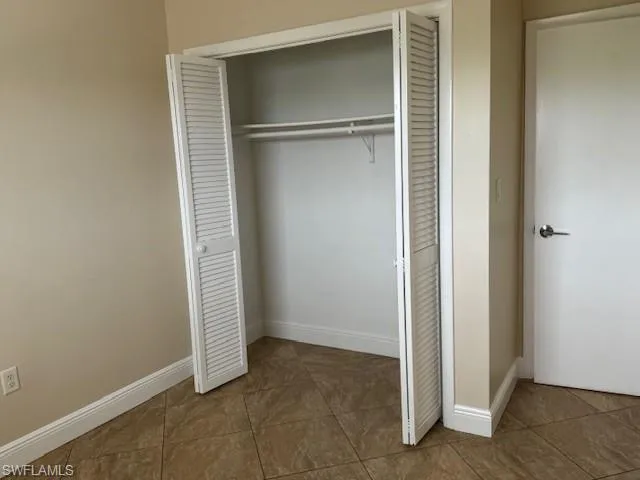 3325  Airport  RD, Naples, FL 34105