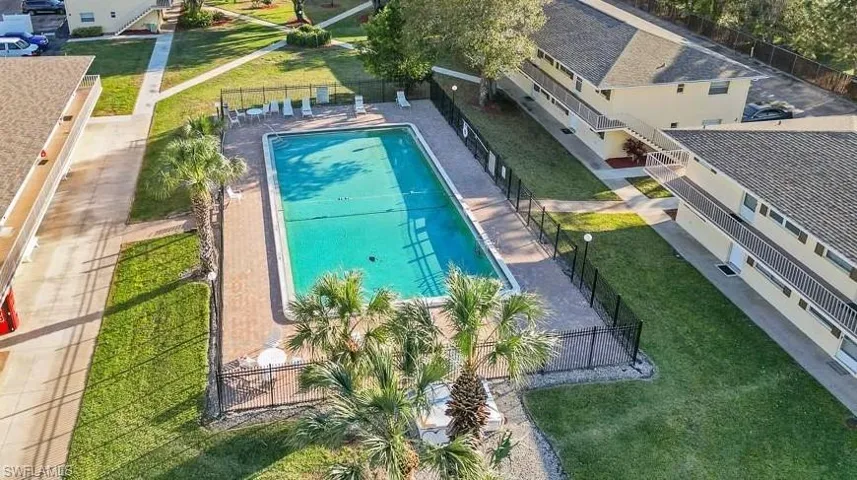 3325  Airport  RD, Naples, FL 34105