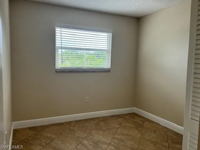 3325  Airport  RD, Naples, FL 34105