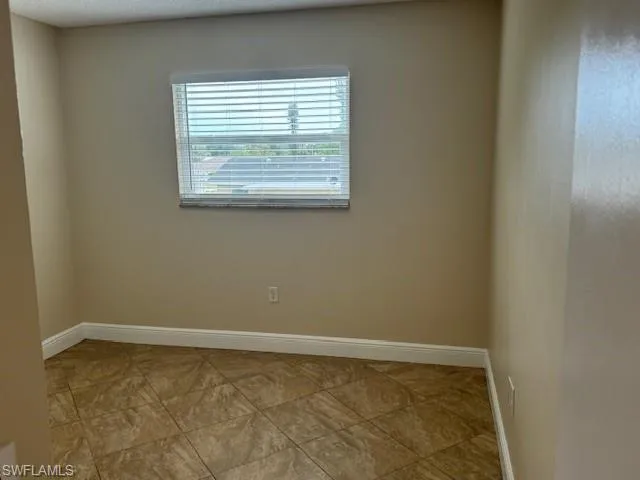 3325  Airport  RD, Naples, FL 34105