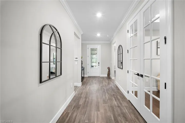 9811 Everglades Dr, Naples, Florida 34120