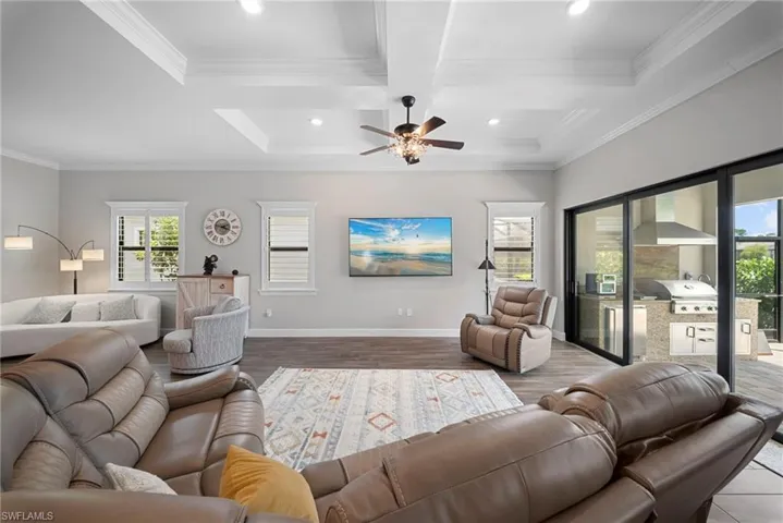9811 Everglades Dr, Naples, Florida 34120