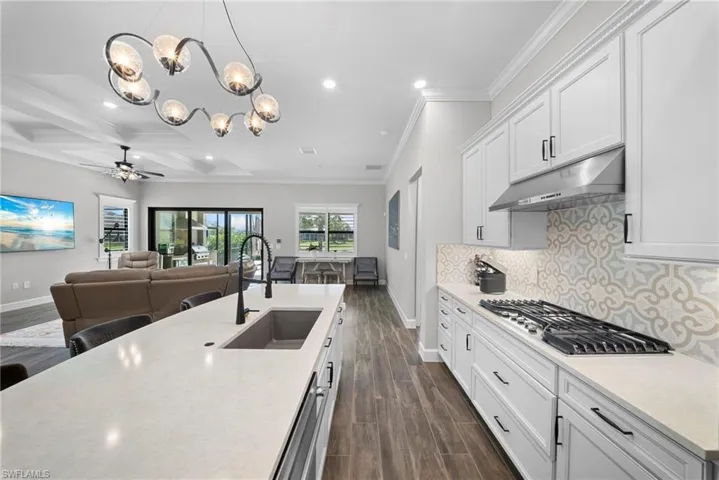 9811 Everglades Dr, Naples, Florida 34120