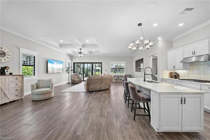 9811 Everglades Dr, Naples, Florida 34120