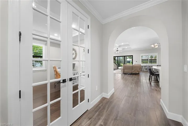 9811 Everglades Dr, Naples, Florida 34120