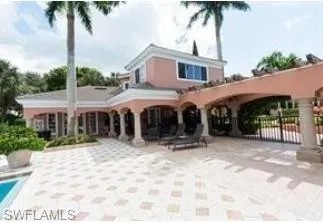 Pointe at Pelican Bay Clubhouse