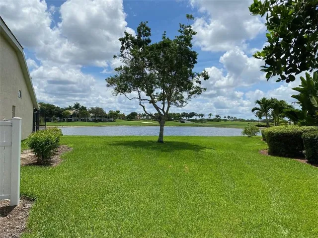 8095  Palomino  DR, Naples, FL 34113