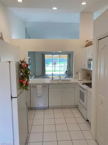 8095  Palomino  DR, Naples, FL 34113