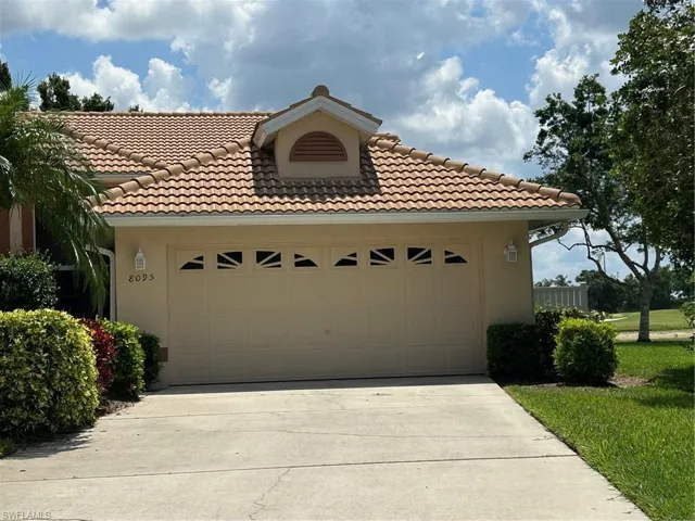 8095  Palomino  DR, Naples, FL 34113