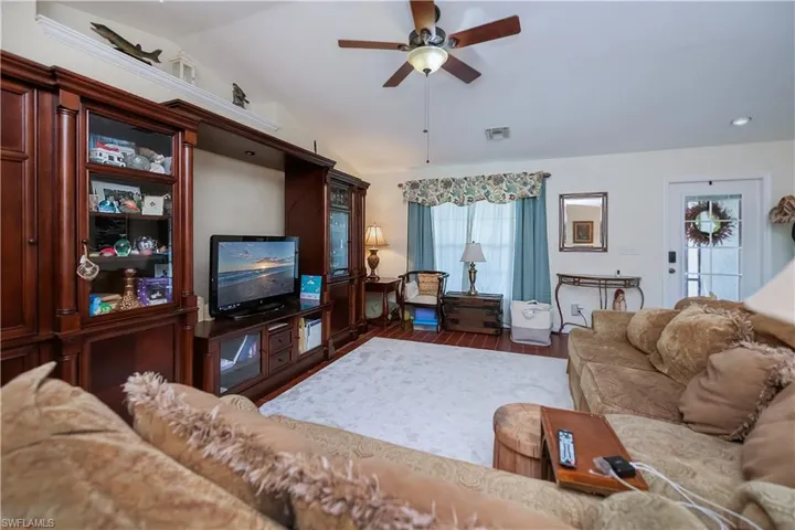 2831 Van Buren Pkwy, Cape Coral Fl 33993