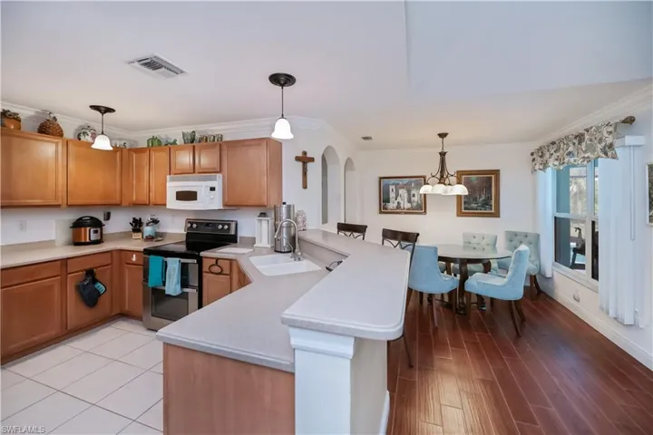 2831 Van Buren Pkwy, Cape Coral Fl 33993