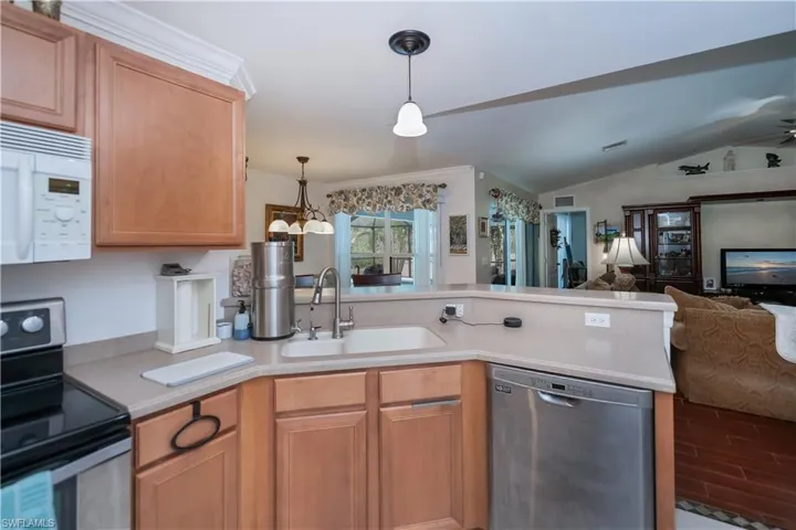 2831 Van Buren Pkwy, Cape Coral Fl 33993