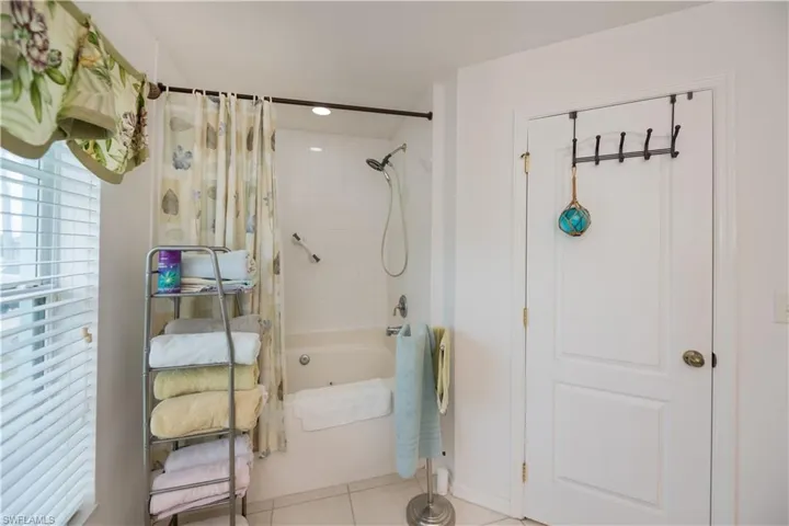 2831 Van Buren Pkwy, Cape Coral Fl 33993