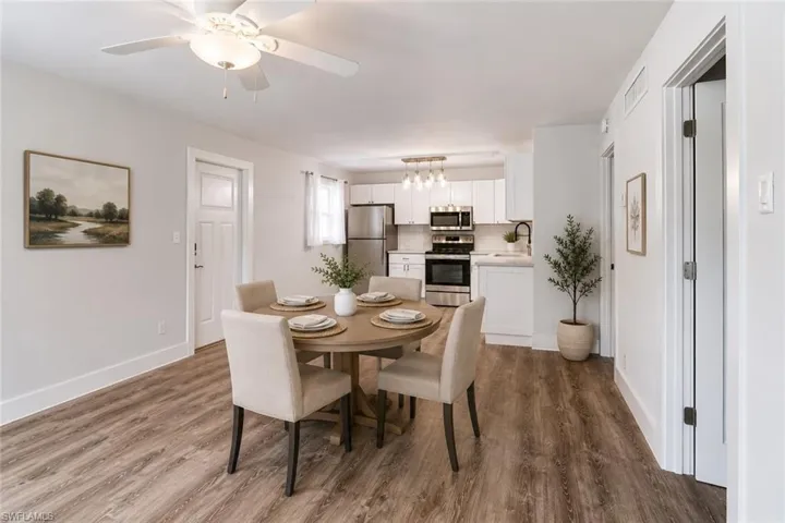 975  9th S AVE, Naples, FL 34102
