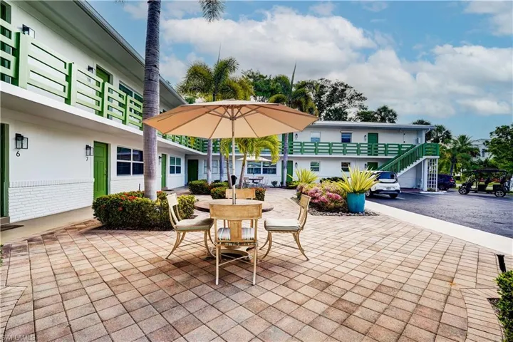 975 9th Ave S 11, Naples, Florida 34102