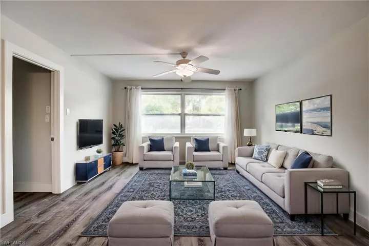 975  9th S AVE, Naples, FL 34102