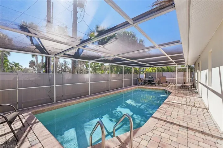 210  Hibiscus  DR, Fort Myers Beach, FL 33931