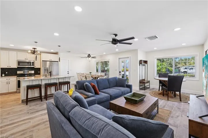 210  Hibiscus  DR, Fort Myers Beach, FL 33931
