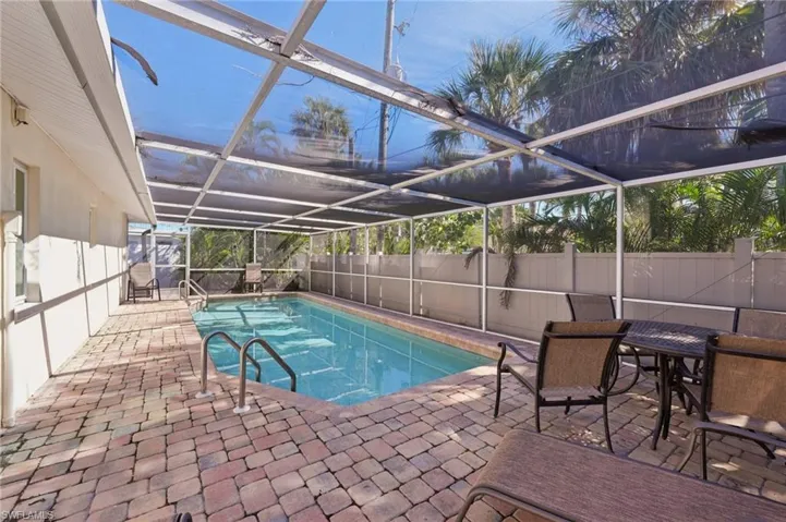 210  Hibiscus  DR, Fort Myers Beach, FL 33931
