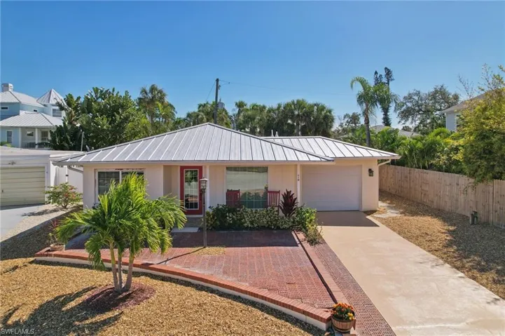 210  Hibiscus  DR, Fort Myers Beach, FL 33931