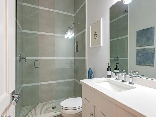 Guest Bath 1