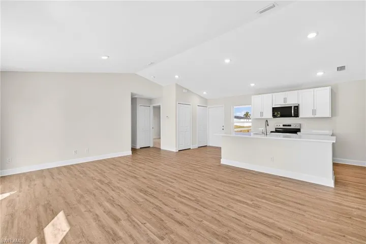 1124 Nw 19th Ave, Cape Coral, Florida 33993