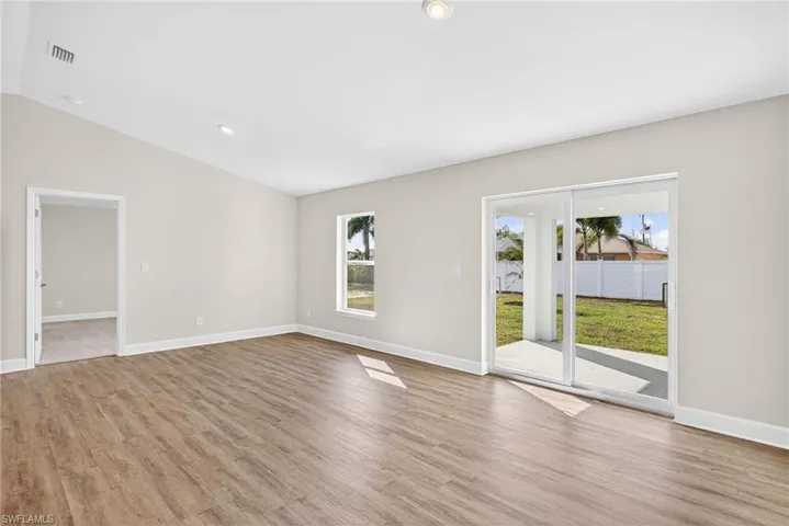 1124 Nw 19th Ave, Cape Coral, Florida 33993